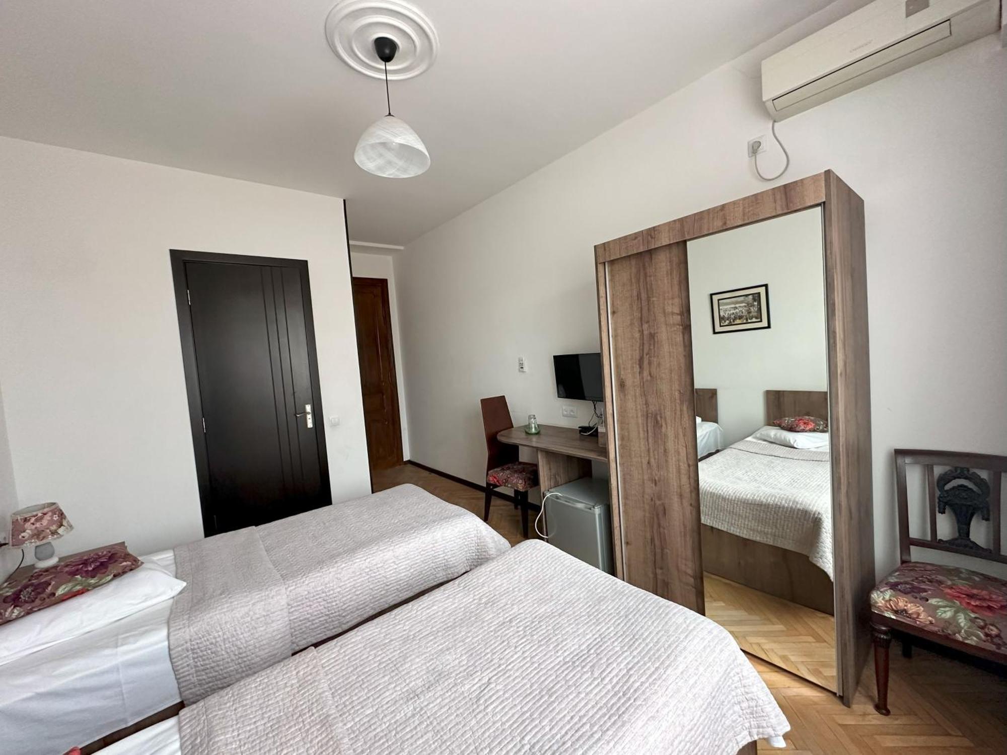 Hotel Home Tbilisi Exterior photo